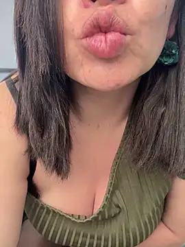 NATHALIA-28  online show from 12-17-25, 12:10