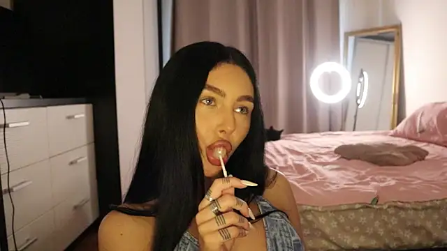 IvyKaelani online show from 04-03-26, 12:00