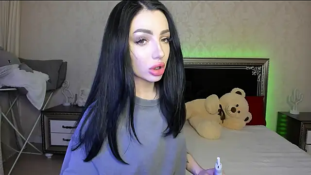 Snapshot of NancyLovee_ chatting on 03-18-25, 08:37 NancyLovee online show from 03-18-25, 08:37