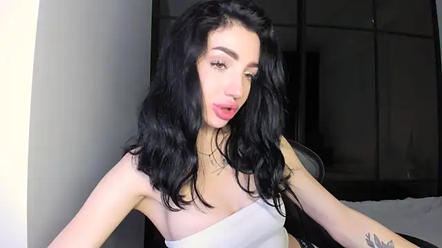 Snapshot of NancyLovee_ chatting on 10-17-25, 07:04 NancyLovee online show from 10-17-25, 07:04