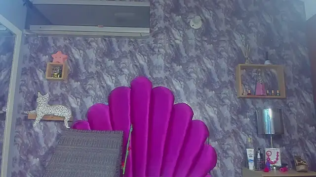 EMMAPARISS online show from 11-28-25, 11:43