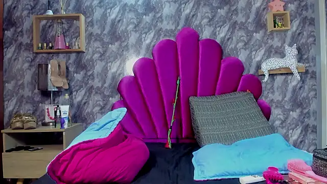 EMMAPARISS online show from 01-17-26, 11:58