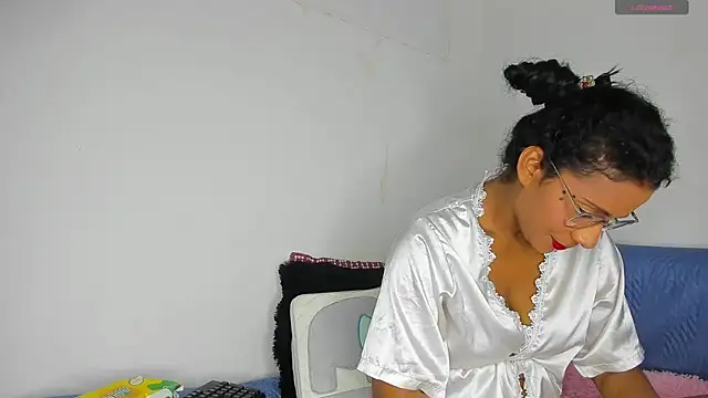 Nenita Hot  online show from 03-20-25, 10:40