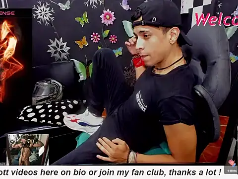 Snapshot of MikeRose94 chatting on 10-10-25, 07:47 MikeRose94 online show from 10-10-25, 07:47