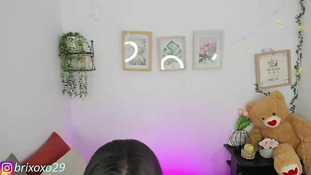 Snapshot of megan_29 chatting on 06-16-26, 01:27 megan 29 online show from 06-16-26, 01:27