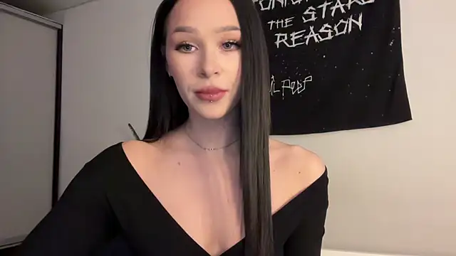 ur molly online show from 12-18-25, 09:03