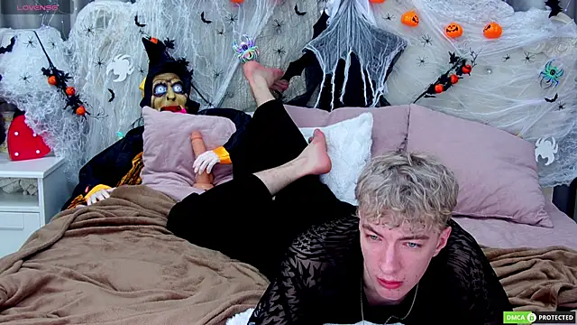 TrevorBenson online show from 10-25-25, 04:11