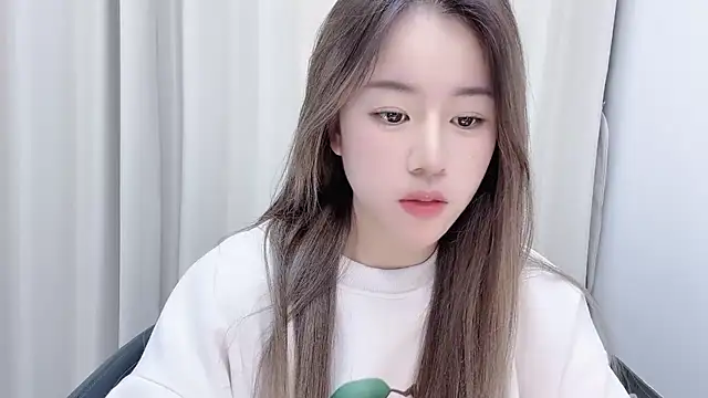 chloe-01 online show from 12-21-24, 12:16