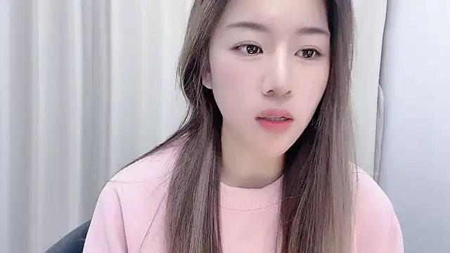 chloe-01 online show from 12-05-24, 03:23