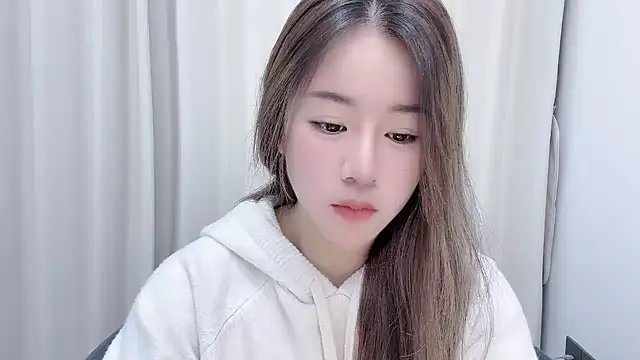 chloe-01 online show from 12-27-24, 12:12