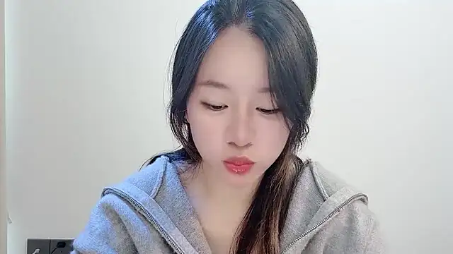 chloe-01 online show from 11-13-25, 04:16