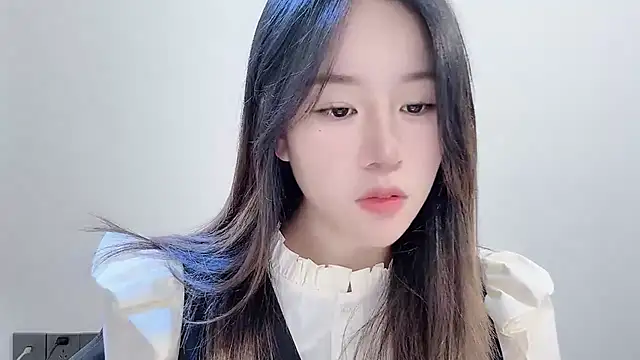 chloe-01 online show from 11-17-25, 04:05