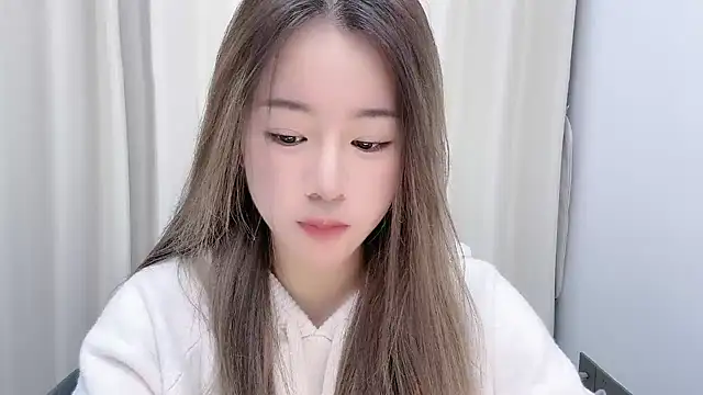 chloe-01 online show from 12-28-24, 12:24