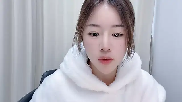 chloe-01 online show from 12-06-24, 04:19