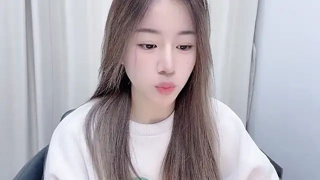 chloe-01 online show from 12-14-24, 12:22