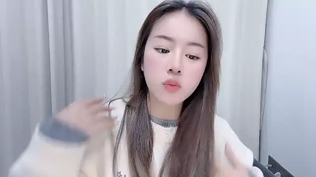 chloe-01 online show from 01-21-25, 12:18