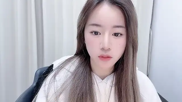 chloe-01 online show from 12-24-24, 12:22