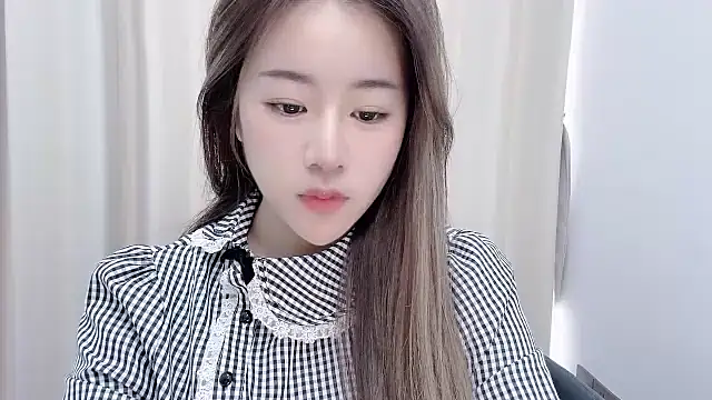 chloe-01 online show from 01-12-25, 03:17