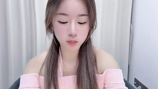 chloe-01 online show from 12-04-24, 12:08