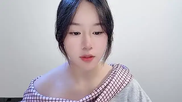 chloe-01 online show from 11-16-25, 03:00