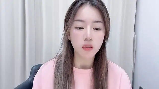 chloe-01 online show from 12-02-24, 12:13