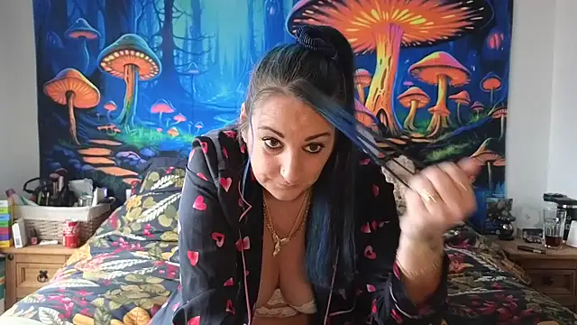 tattoomilf86 online show from 12-31-24, 02:25