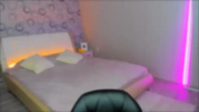 Snapshot of AlannaMiless chatting on 02-07-25, 05:10 AlannaMiless online show from 02-07-25, 05:10