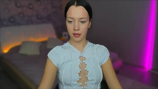 Snapshot of AlannaMiless chatting on 02-06-25, 02:11 AlannaMiless online show from 02-06-25, 02:11