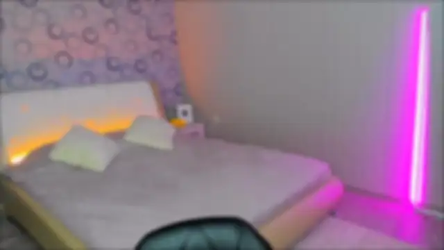 Snapshot of AlannaMiless chatting on 02-10-25, 02:19 AlannaMiless online show from 02-10-25, 02:19