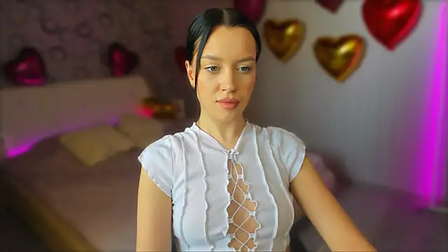 Snapshot of AlannaMiless chatting on 02-17-25, 08:41 AlannaMiless online show from 02-17-25, 08:41