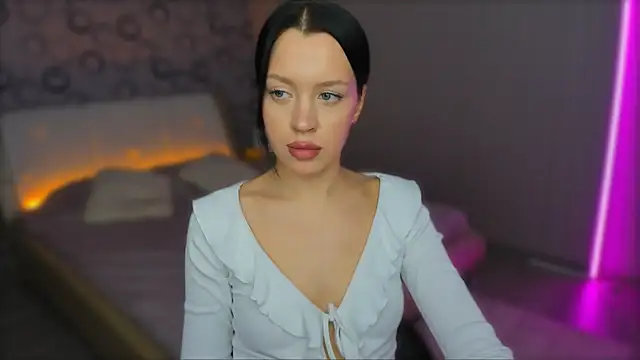 Snapshot of AlannaMiless chatting on 02-05-25, 02:08 AlannaMiless online show from 02-05-25, 02:08