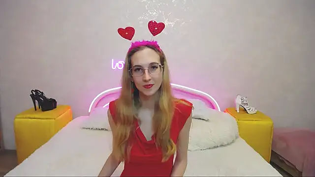 Snapshot of KlaryBrait chatting on 02-14-25, 02:12 KlaryBrait online show from 02-14-25, 02:12