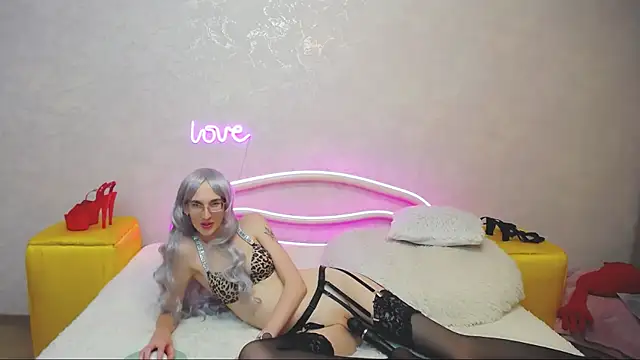 Snapshot of KlaryBrait chatting on 02-26-25, 04:05 KlaryBrait online show from 02-26-25, 04:05