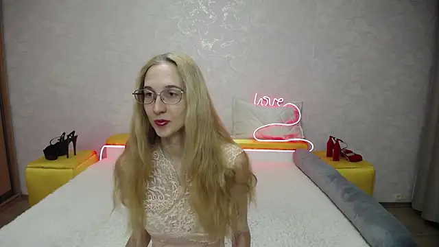 KlaryBrait online show from 11-21-25, 09:30