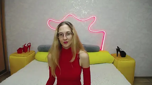 Snapshot of KlaryBrait chatting on 10-10-25, 11:22 KlaryBrait online show from 10-10-25, 11:22