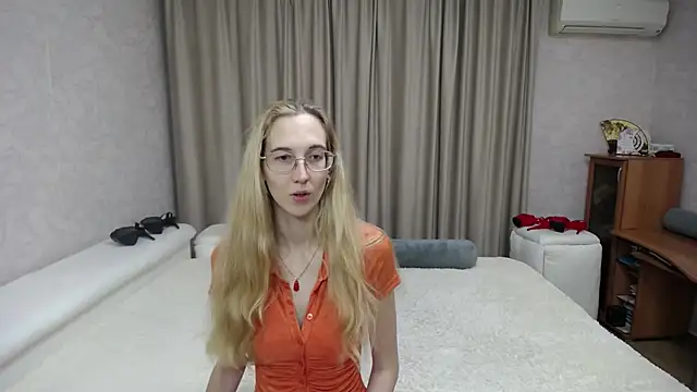 KlaryBrait online show from 11-30-25, 06:36