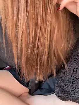 Mia harmati online show from 10-29-25, 02:27