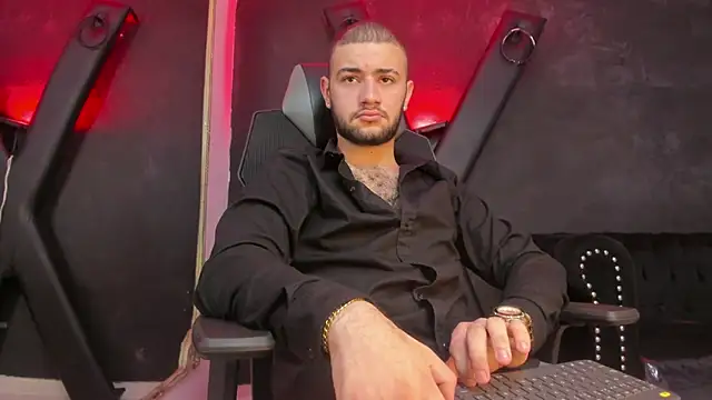 MaximusDick1  online show from 09-20-25, 03:33