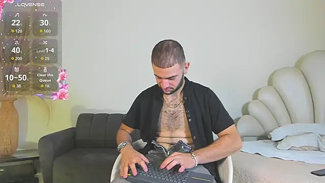 MaximusDick1  online show from 06-19-26, 12:11