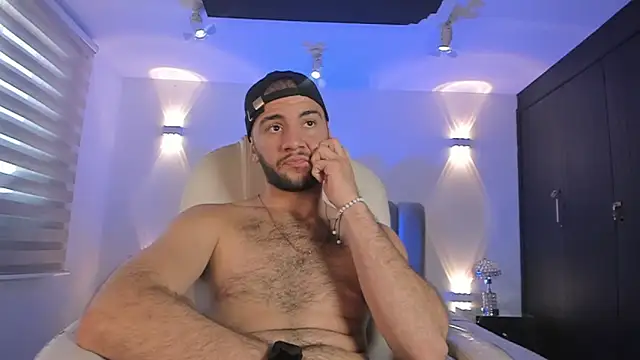 MaximusDick1  online show from 03-04-26, 04:37