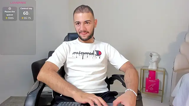 MaximusDick1  online show from 07-23-26, 12:13