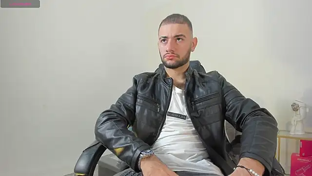 MaximusDick1  online show from 07-19-26, 12:13