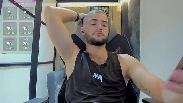 MaximusDick1  online show from 02-12-26, 12:05