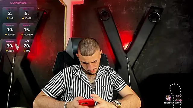 MaximusDick1  online show from 09-26-25, 03:57