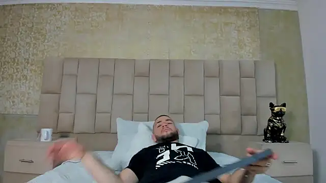 MaximusDick1  online show from 10-12-25, 03:52