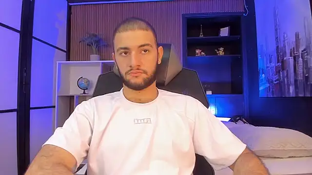 MaximusDick1  online show from 03-22-26, 12:07