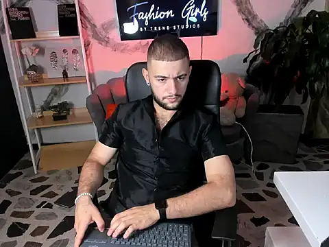 MaximusDick1  online show from 12-20-25, 04:26