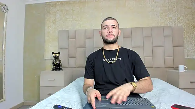 MaximusDick1  online show from 10-17-25, 04:16