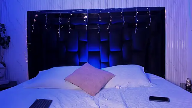 MaximusDick1  online show from 03-30-26, 12:17