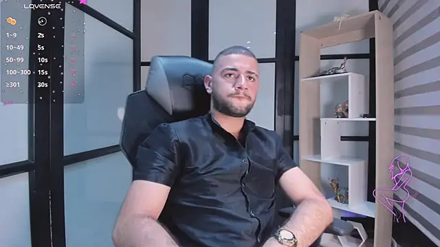 MaximusDick1  online show from 09-27-25, 08:04